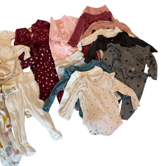 5 for $25!! Baby Girl 0-3 Mo Bundle of 23!! Old Navy!Little Planet - Small Story - Picture 3 of 10